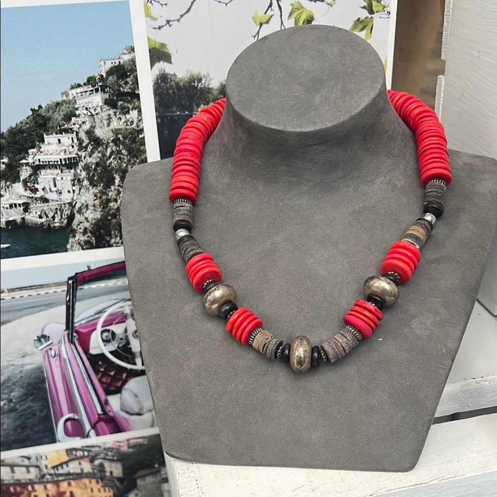 Vintage Chunky Red and Silver Beaded Collar Necklace. 18-20’